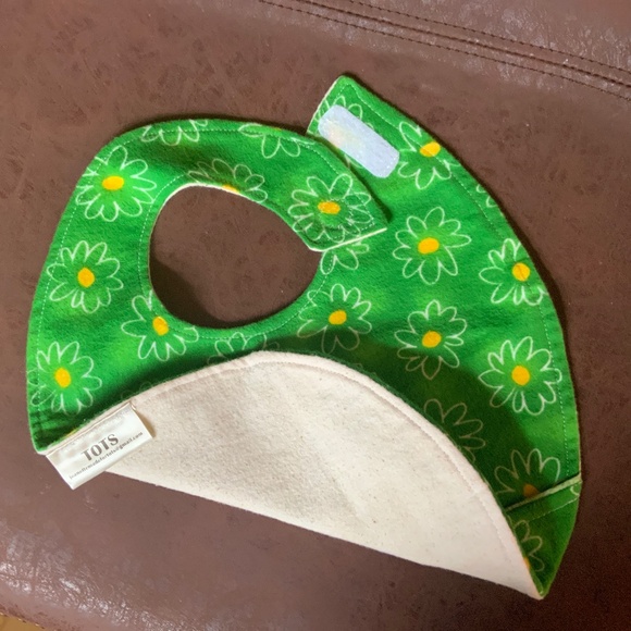 Flannel Baby Bib with Organic Flannel Backing - Picture 3 of 3